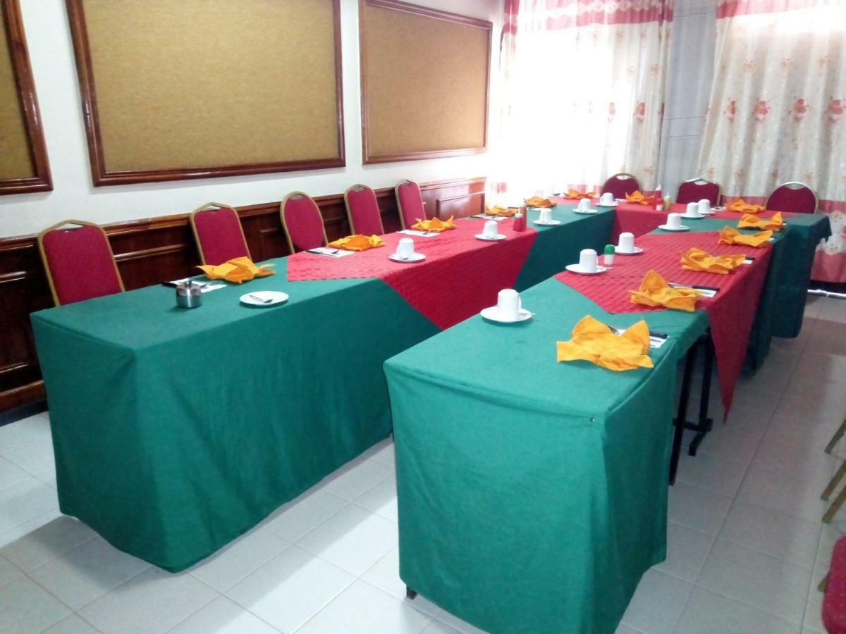 Nanyuki Ibis Hotel Exterior photo